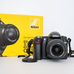 Nikon D50 DSLR Camera with 18-55mm f/3.5-5.6G ED AF-S Zoom Nikkor Lens